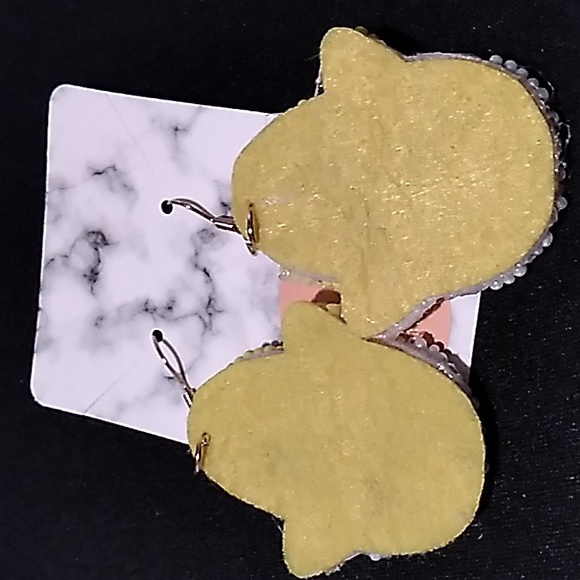 Easter beaded Earrings hypoallergenic chicks yellow & white 2  x 1.5 inch - Picture 5 of 5